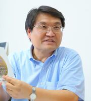 張耀文 (Yao-Wen Chang)